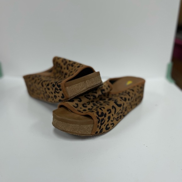 Volatile Leopard Print Women's Sandals - Picture 1 of 2